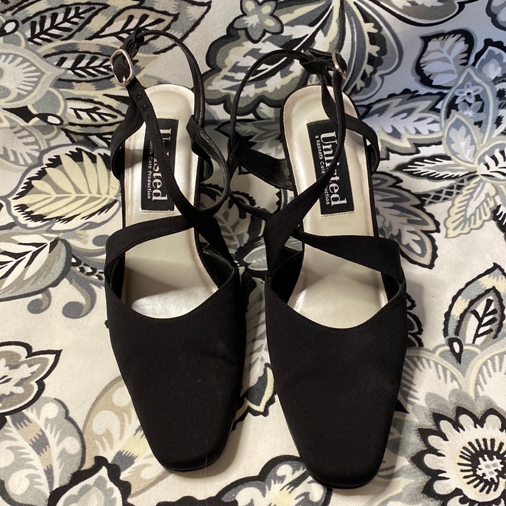 Black formal shoes